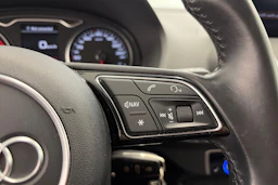met. valkoinen Audi Q2 2017 kuva 15.