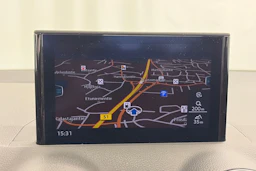 met. valkoinen Audi Q2 2017 kuva 18.