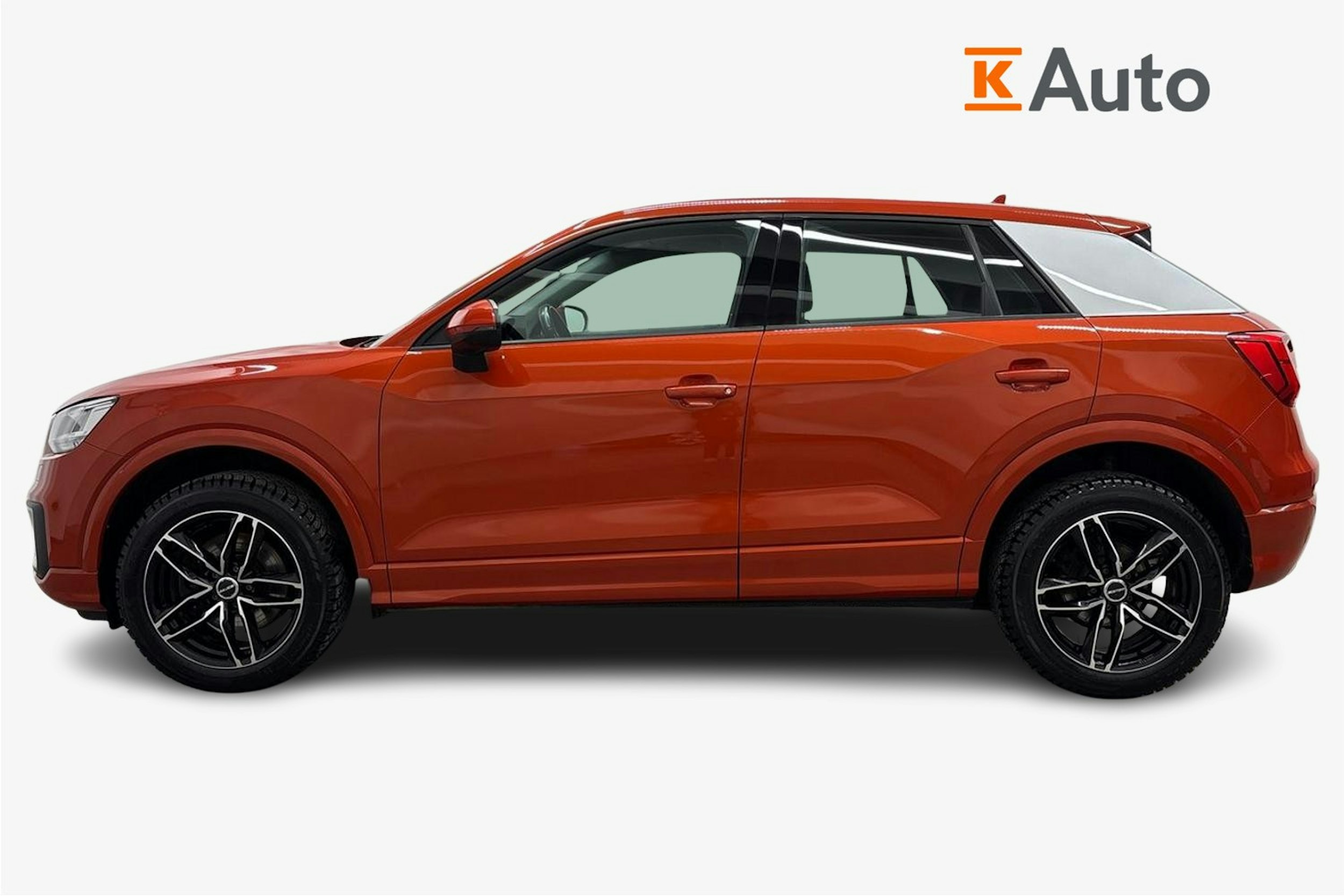 met. oranssi Audi Q2 2017 kuva 6.