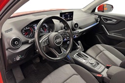 met. oranssi Audi Q2 2017 kuva 7.