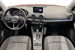 met. oranssi Audi Q2 2017 kuva 9.