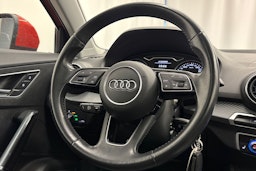 met. oranssi Audi Q2 2017 kuva 15.