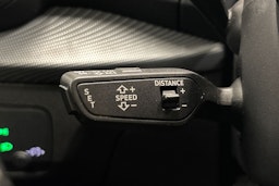 met. oranssi Audi Q2 2017 kuva 20.