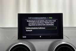 met. oranssi Audi Q2 2017 kuva 22.