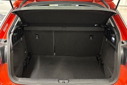 met. oranssi Audi Q2 2017 kuva 24.