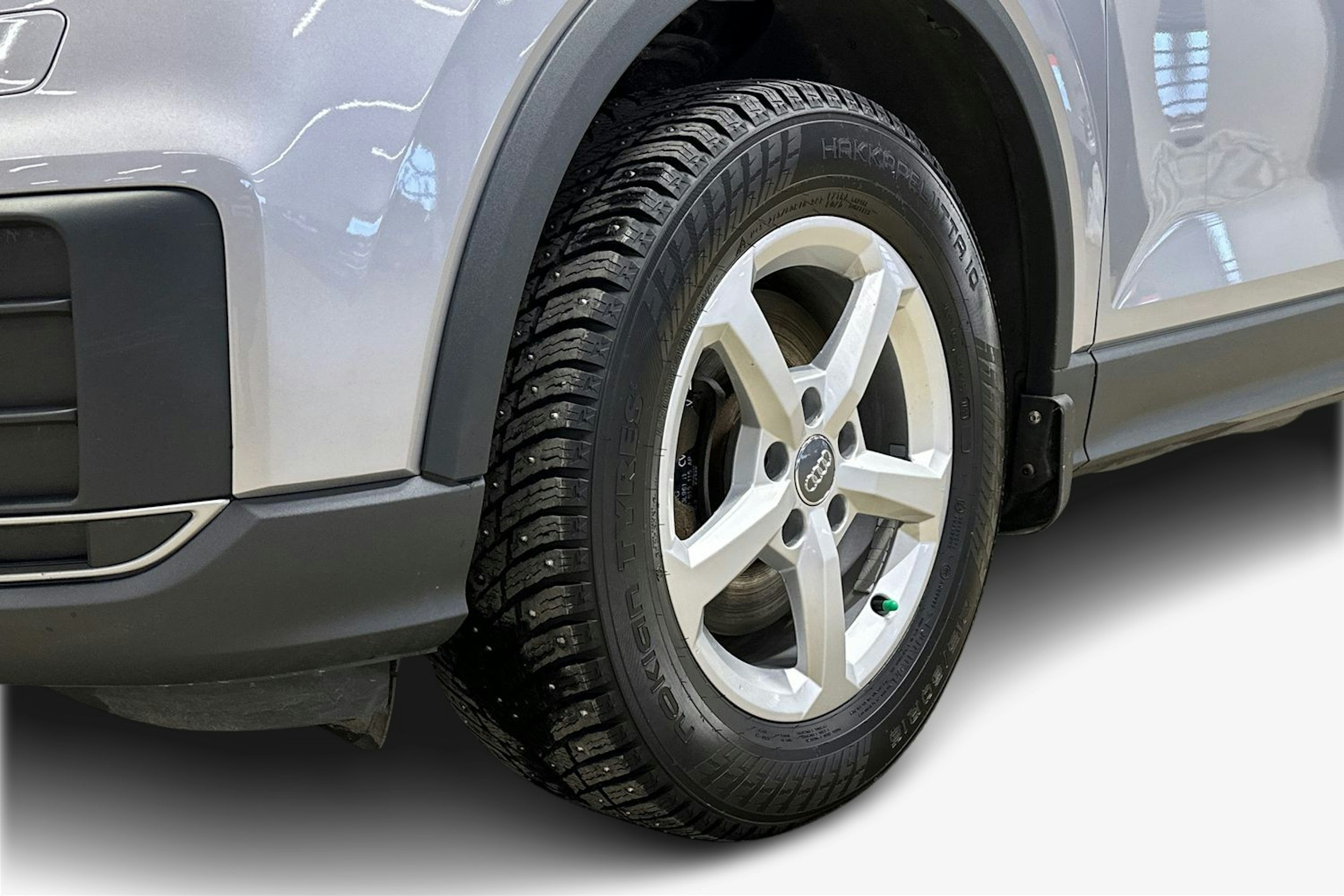 hopea Audi Q2 2017 kuva 11.