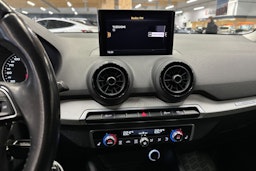 hopea Audi Q2 2017 kuva 17.