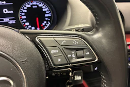 harmaa Audi Q2 2017 kuva 14.
