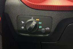 harmaa Audi Q2 2017 kuva 16.