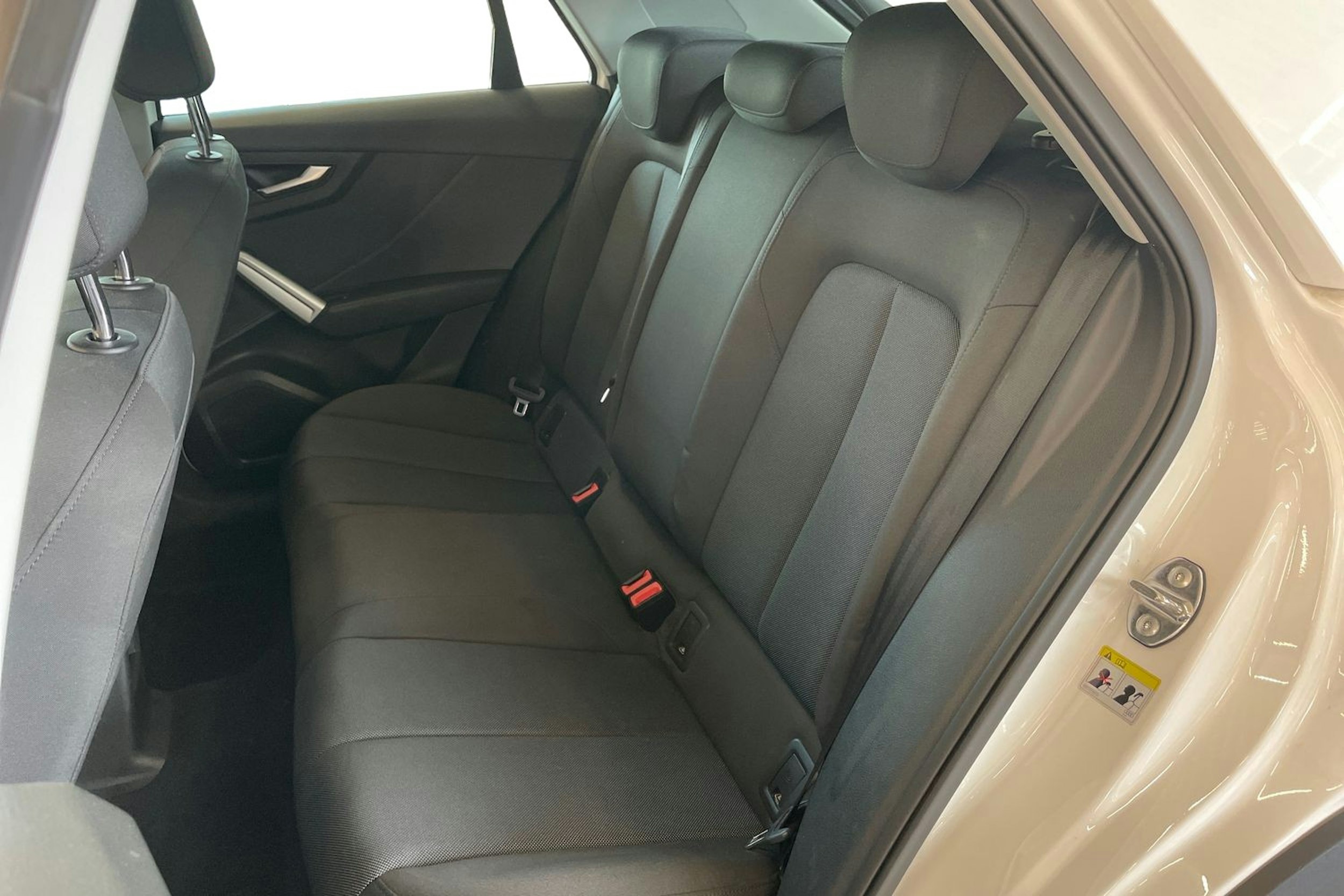 Valkoinen Audi Q2 2017 kuva 10.