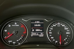 Valkoinen Audi Q2 2017 kuva 16.