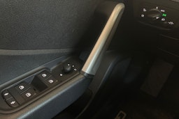 Valkoinen Audi Q2 2017 kuva 20.