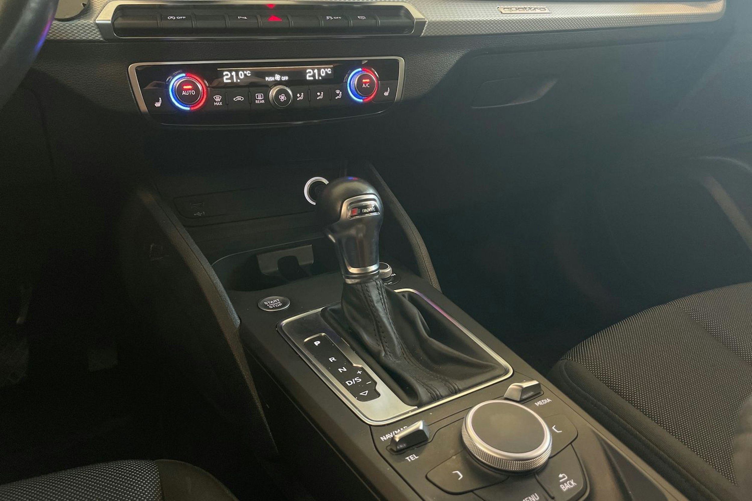 Valkoinen Audi Q2 2017 kuva 21.