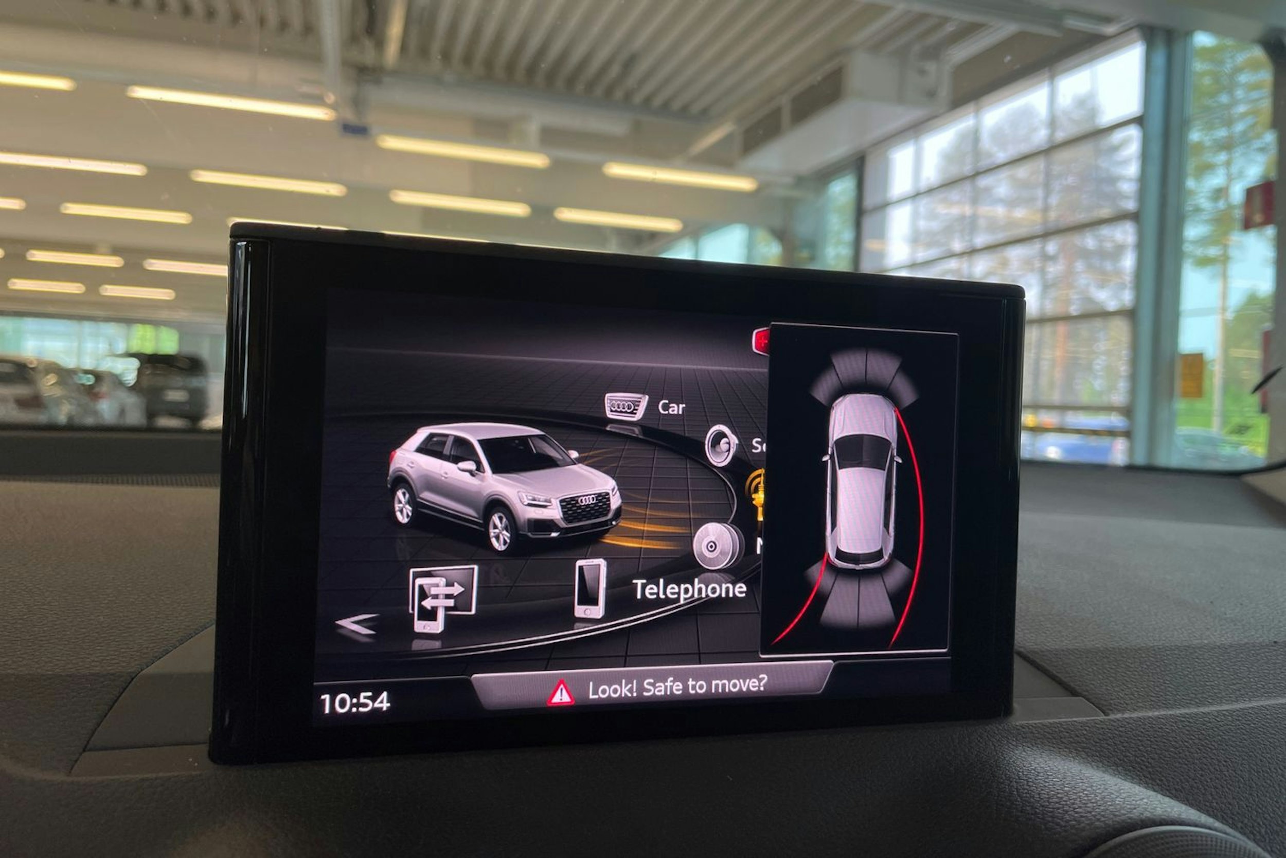 Valkoinen Audi Q2 2017 kuva 22.