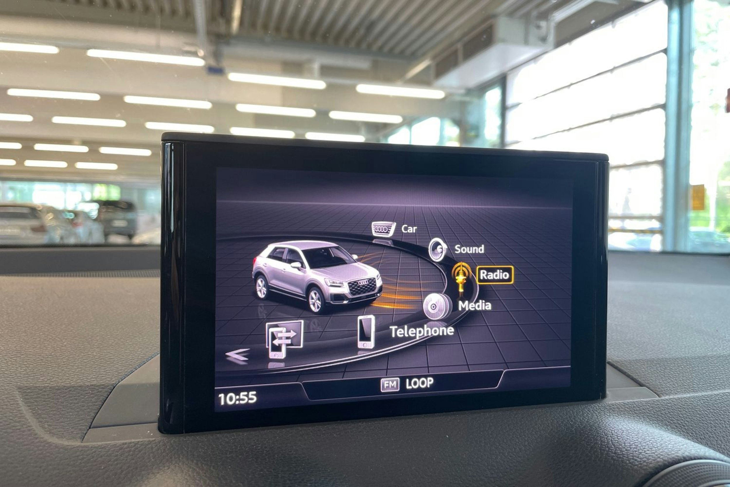 Valkoinen Audi Q2 2017 kuva 24.