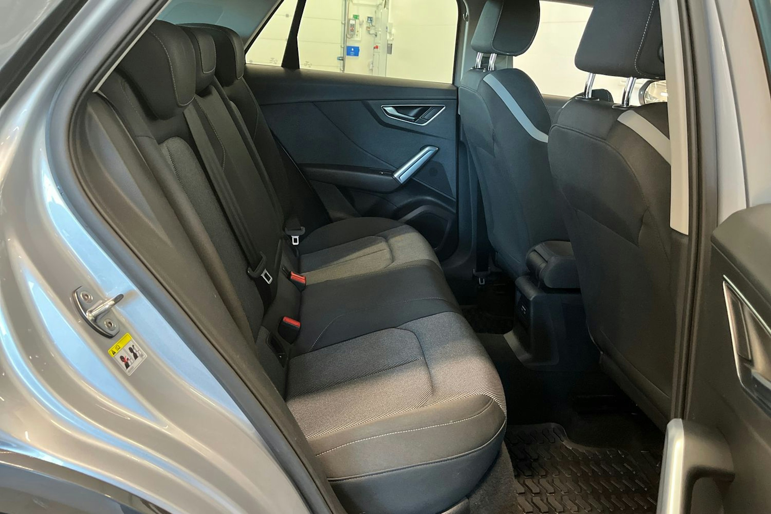 hopea Audi Q2 2017 kuva 17.