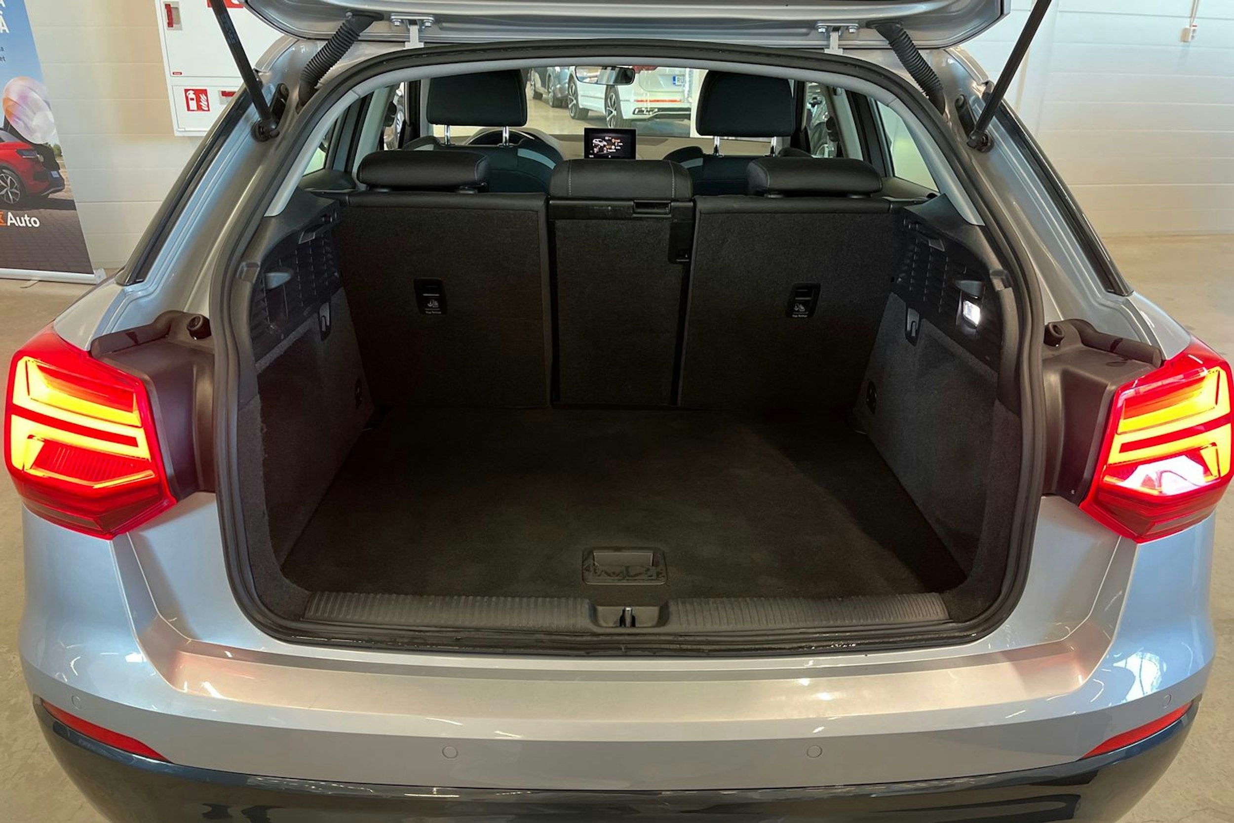 hopea Audi Q2 2017 kuva 24.