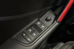 Valkoinen Audi Q2 2017 kuva 17.