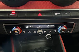 Valkoinen Audi Q2 2017 kuva 21.