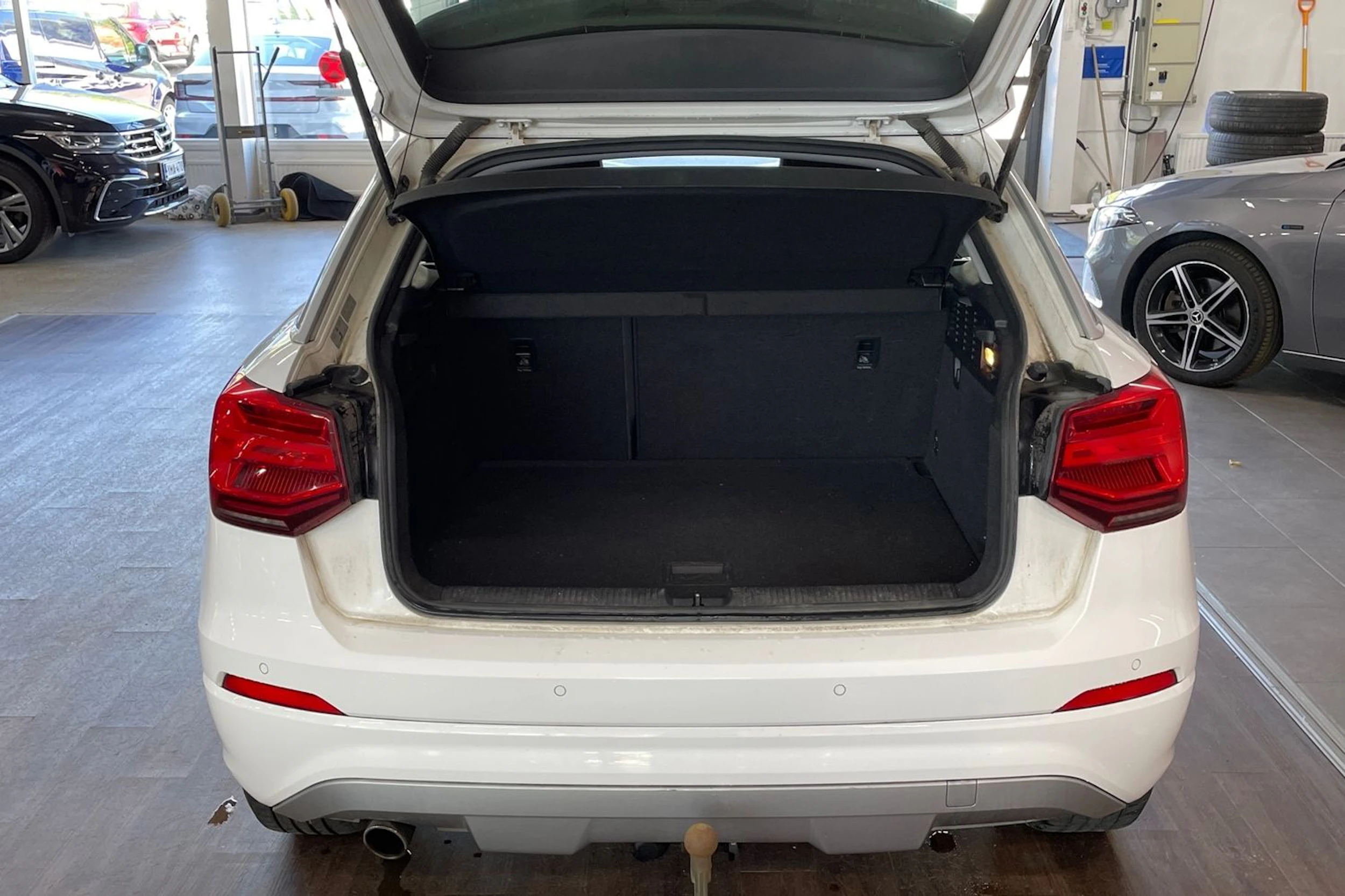 Valkoinen Audi Q2 2017 kuva 25.