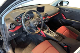 Musta Audi Q2 2017 kuva 6.