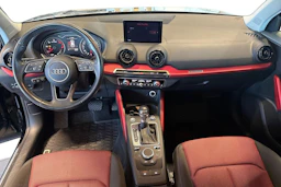 Musta Audi Q2 2017 kuva 7.