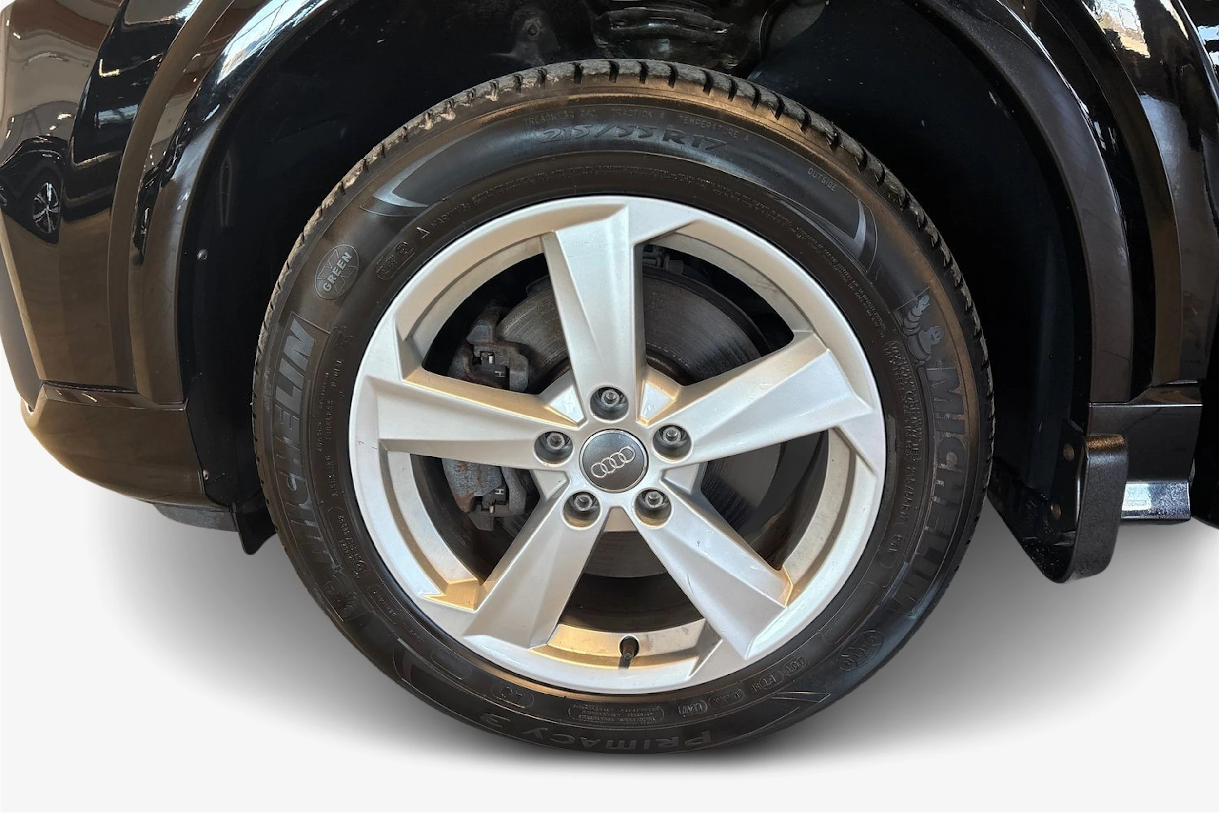Musta Audi Q2 2017 kuva 9.