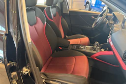 Musta Audi Q2 2017 kuva 17.