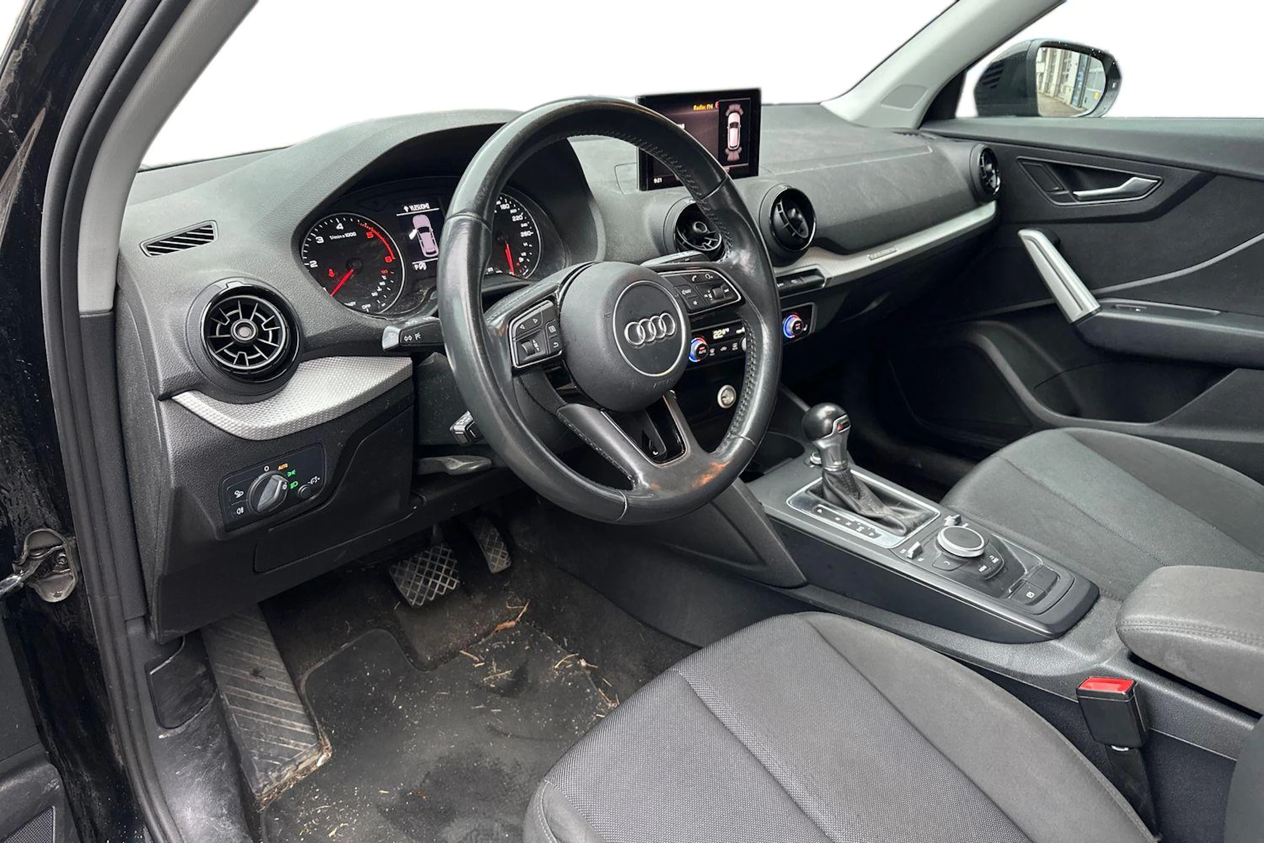 Musta Audi Q2 2017 kuva 3.