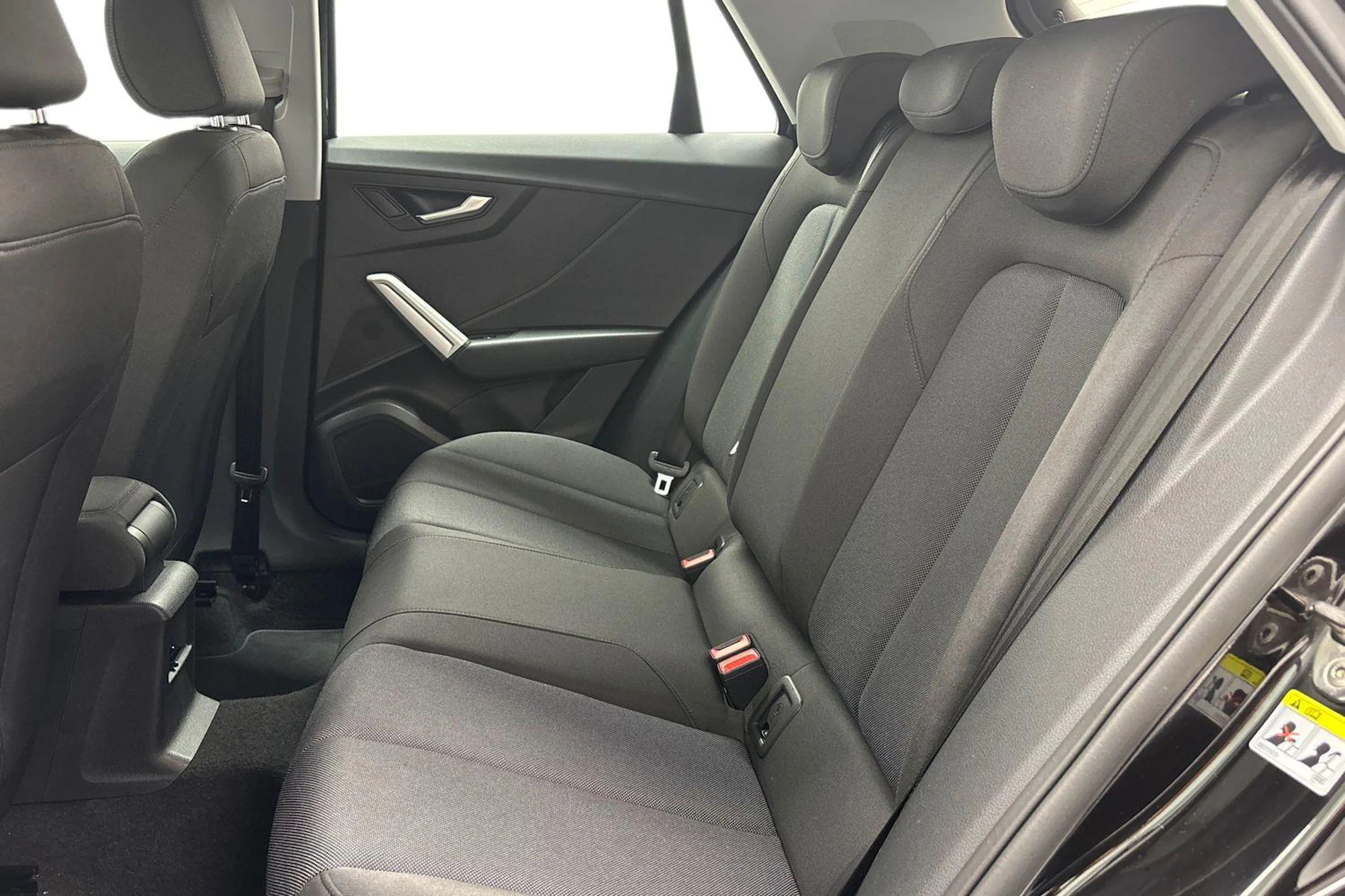 musta Audi Q2 2017 kuva 8.