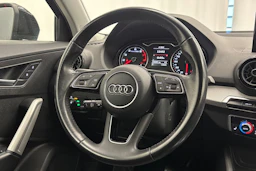 musta Audi Q2 2017 kuva 12.