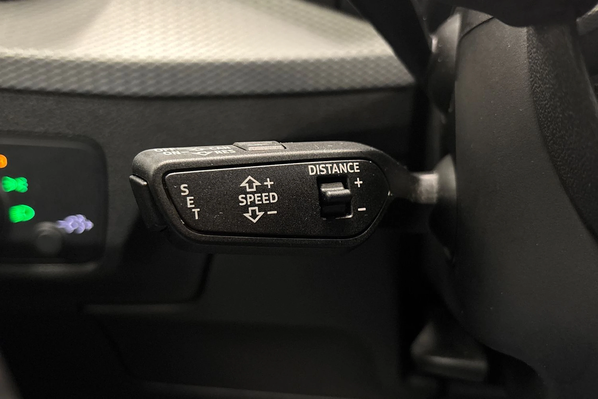 musta Audi Q2 2017 kuva 15.