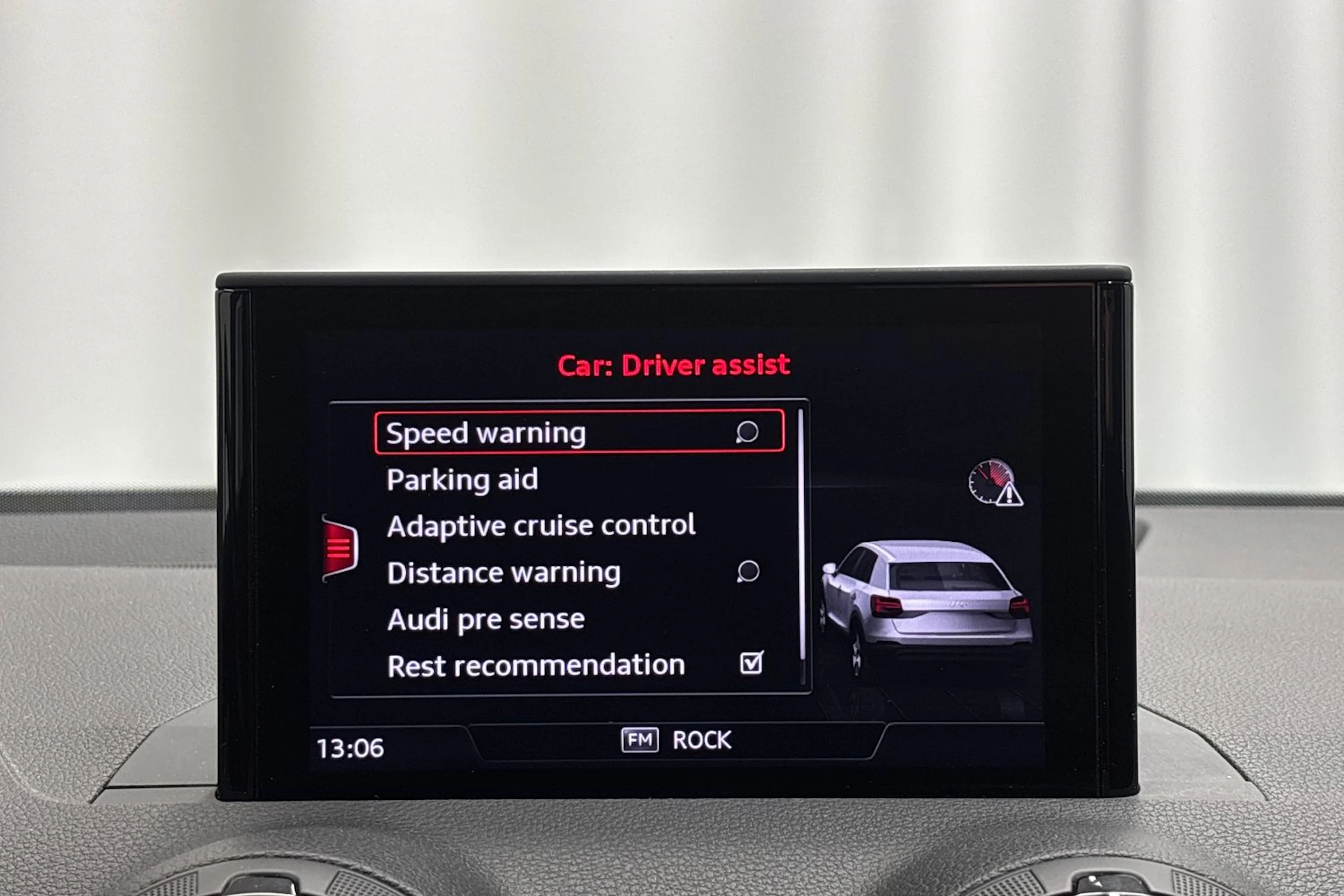 musta Audi Q2 2017 kuva 17.