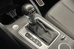 musta Audi Q2 2017 kuva 18.