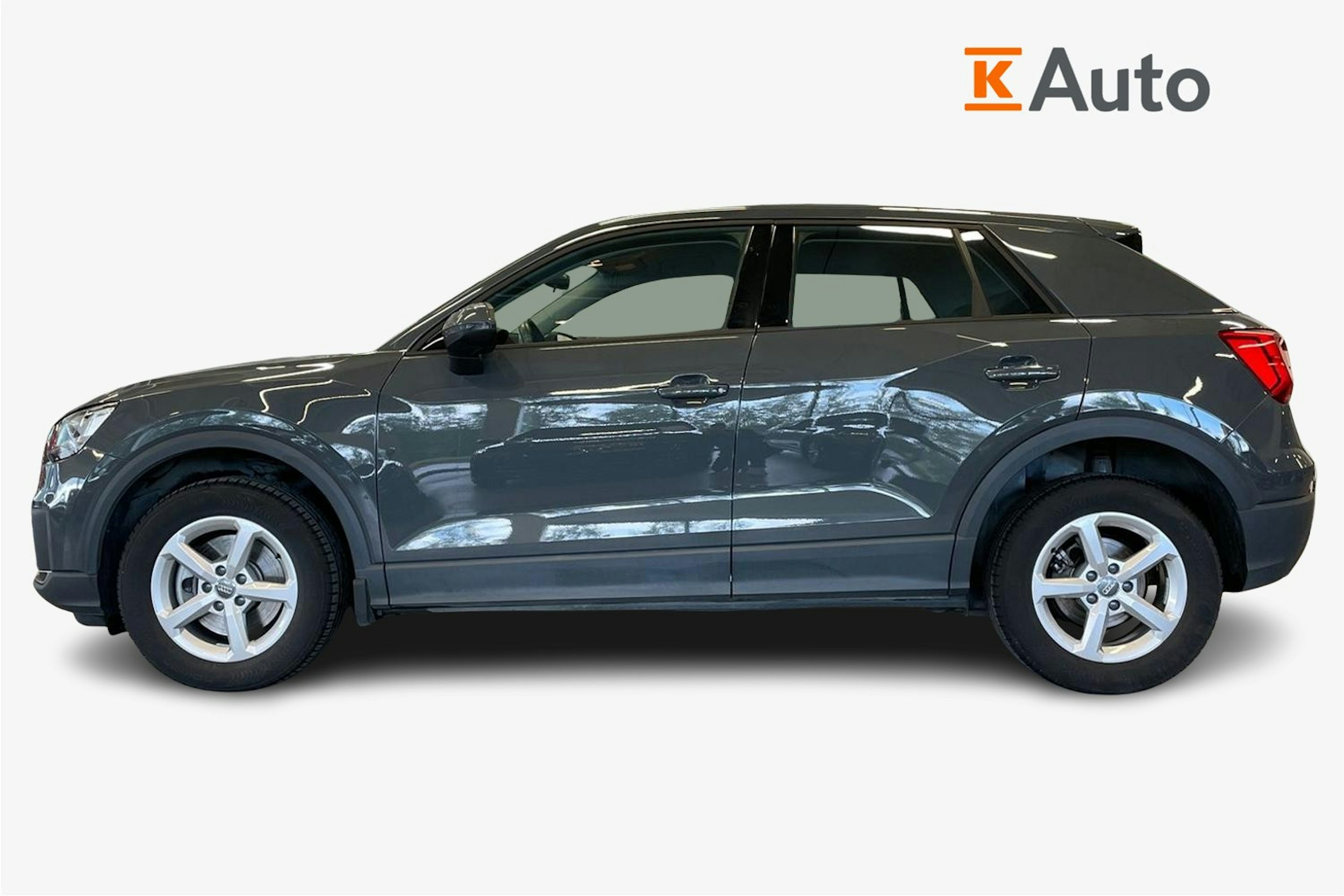 Harmaa Audi Q2 2017 kuva 6.