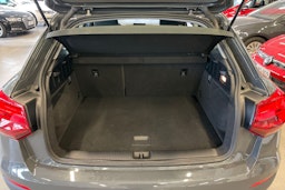 Harmaa Audi Q2 2017 kuva 14.