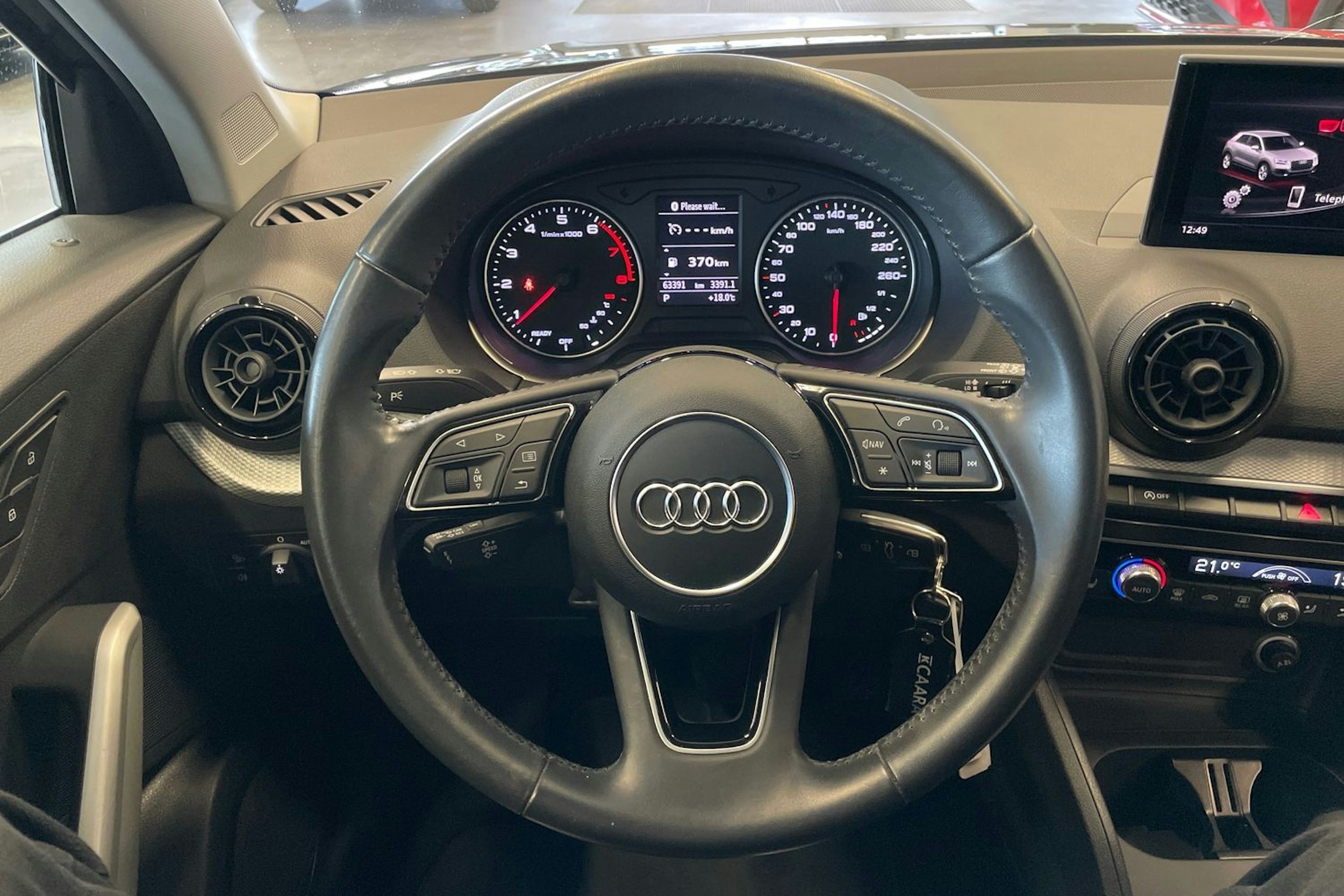 Harmaa Audi Q2 2017 kuva 18.