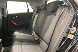 musta Audi Q2 2017 kuva 10.