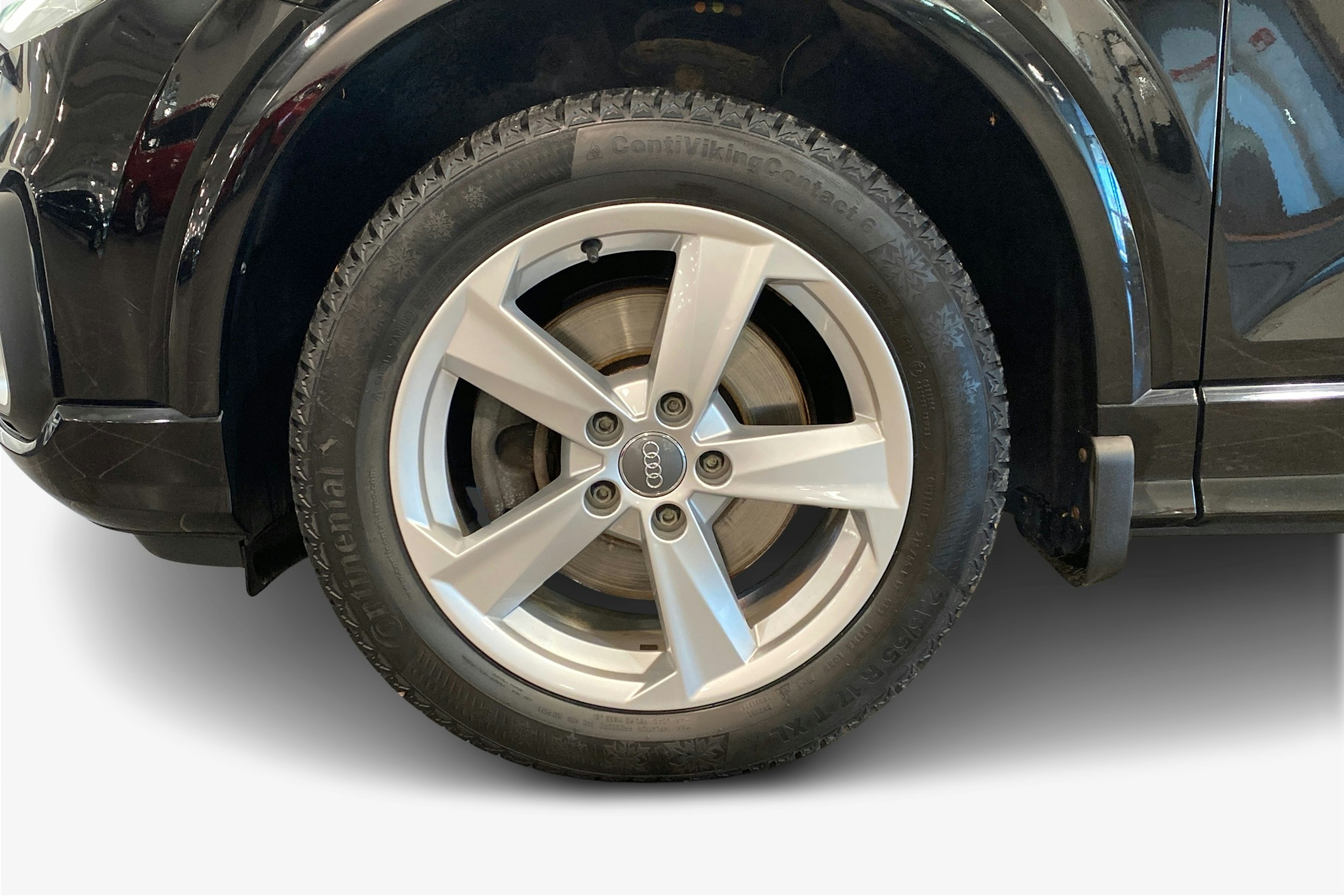 musta Audi Q2 2017 kuva 11.