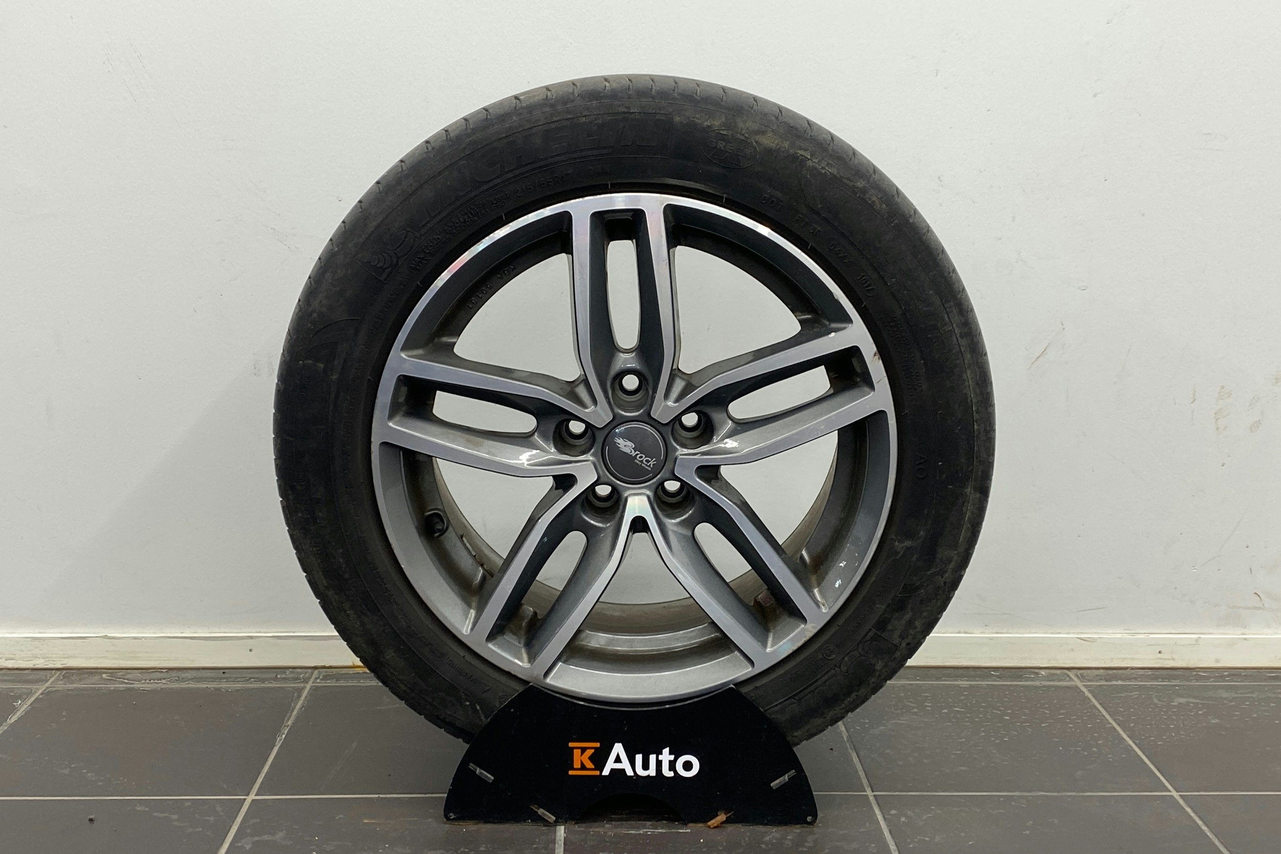 musta Audi Q2 2017 kuva 13.