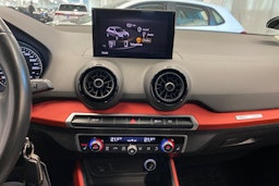 musta Audi Q2 2017 kuva 16.