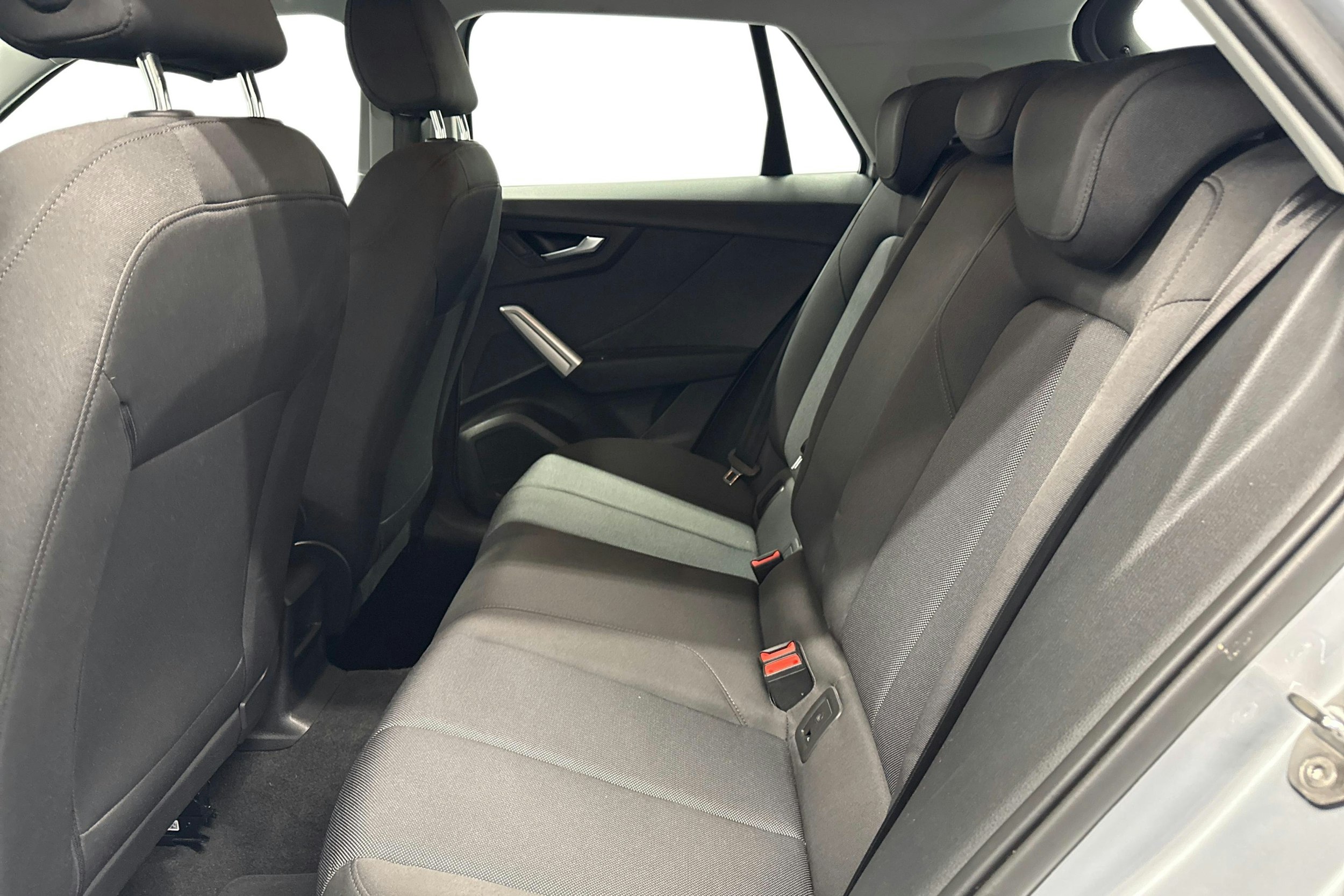 hopea Audi Q2 2018 kuva 10.