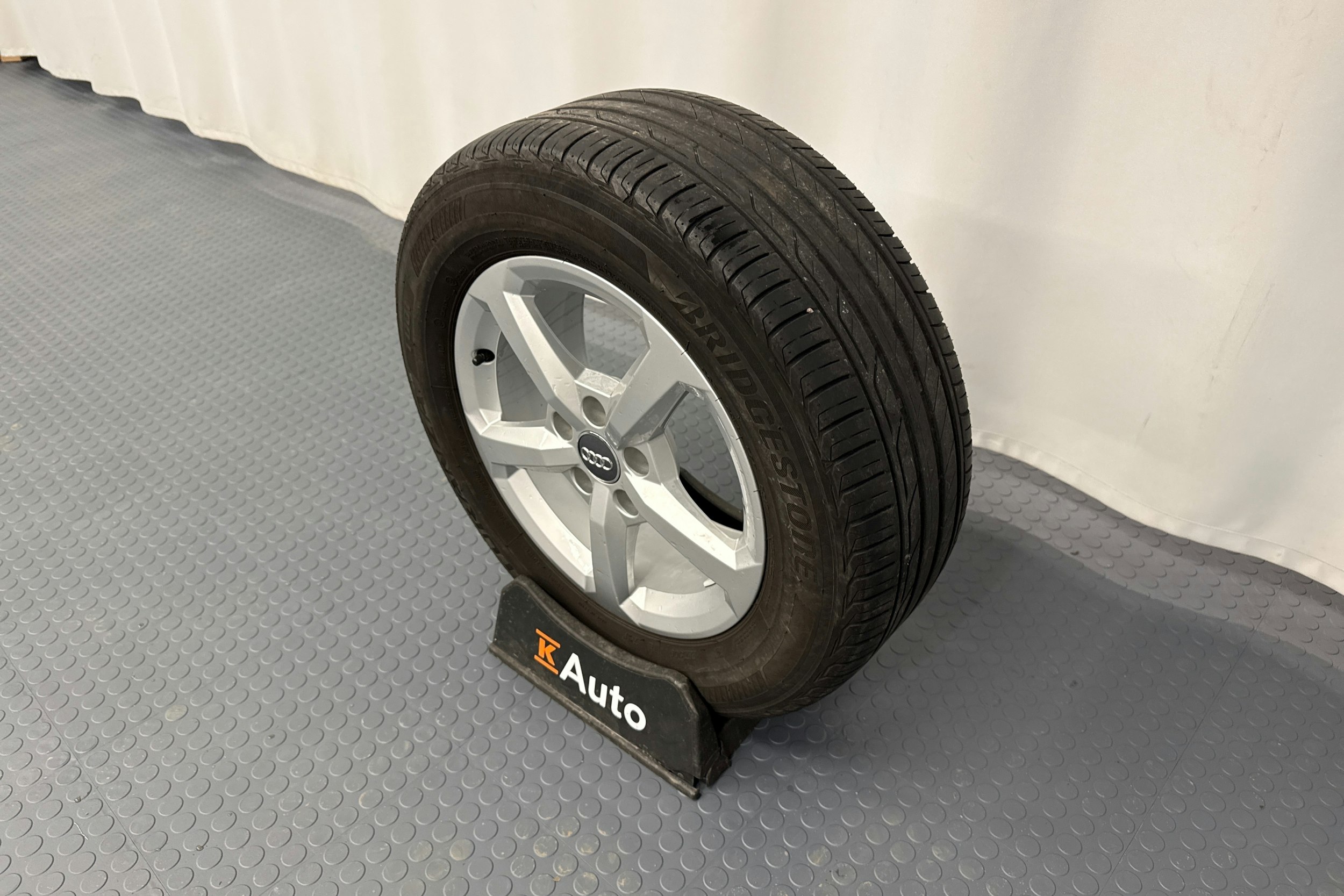 hopea Audi Q2 2018 kuva 13.