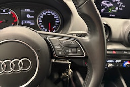 hopea Audi Q2 2018 kuva 15.