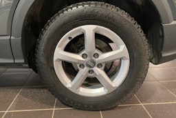 Harmaa Audi Q2 2018 kuva 13.