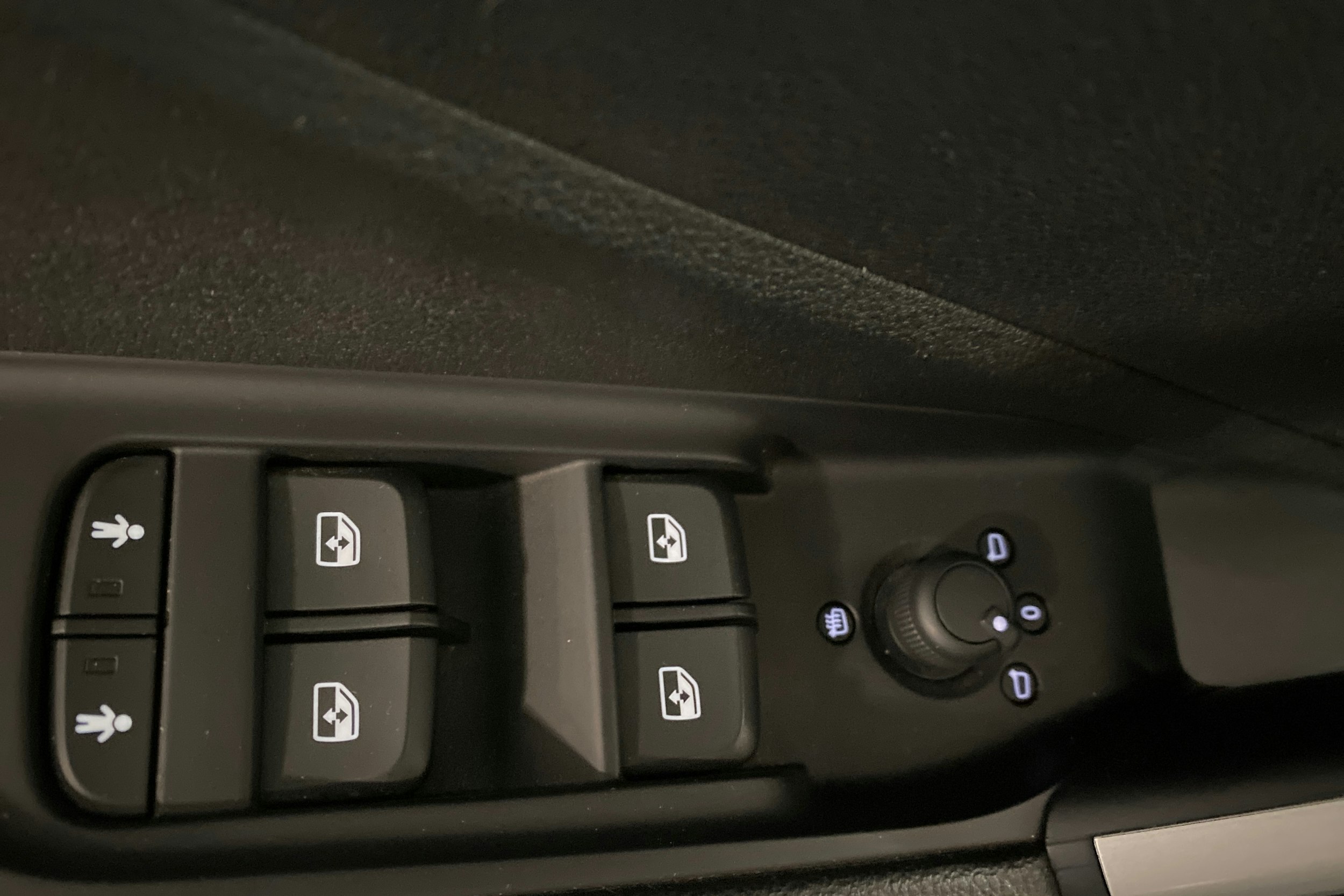 Harmaa Audi Q2 2018 kuva 21.