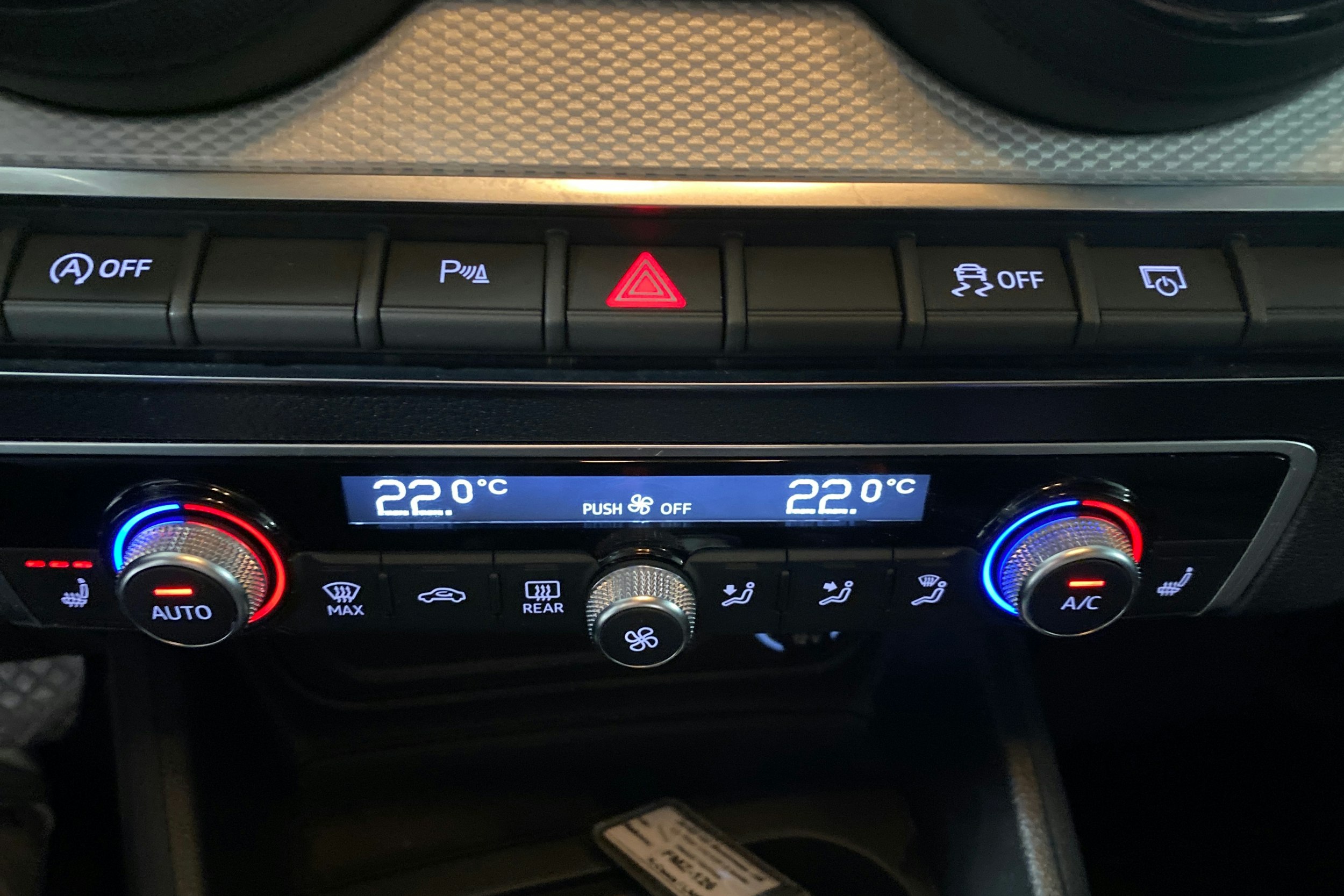 Harmaa Audi Q2 2018 kuva 27.