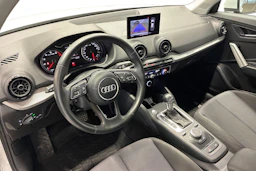 valkoinen Audi Q2 2018 kuva 6.