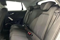 valkoinen Audi Q2 2018 kuva 8.