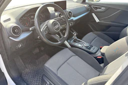 Valkoinen Audi Q2 2018 kuva 3.